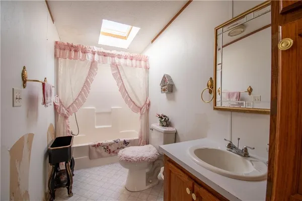 $490,000 | 8333 Southeast Tobin Valley Drive, Cowgill, MO 64637