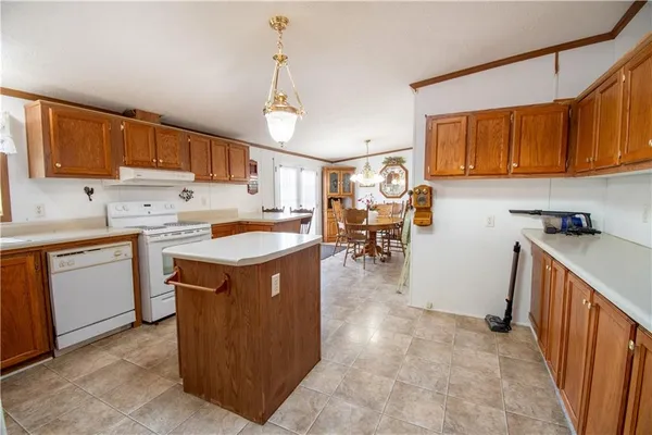 $490,000 | 8333 Southeast Tobin Valley Drive, Cowgill, MO 64637