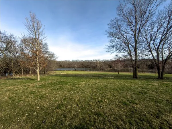 $490,000 | 8333 Southeast Tobin Valley Drive, Cowgill, MO 64637