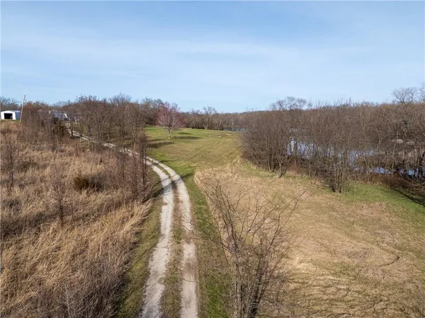 $490,000 | 8333 Southeast Tobin Valley Drive, Cowgill, MO 64637