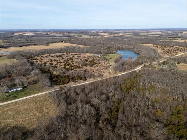 $490,000 | 8333 Southeast Tobin Valley Drive, Cowgill, MO 64637