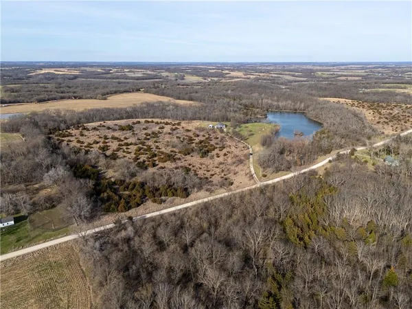 $490,000 | 8333 Southeast Tobin Valley Drive, Cowgill, MO 64637