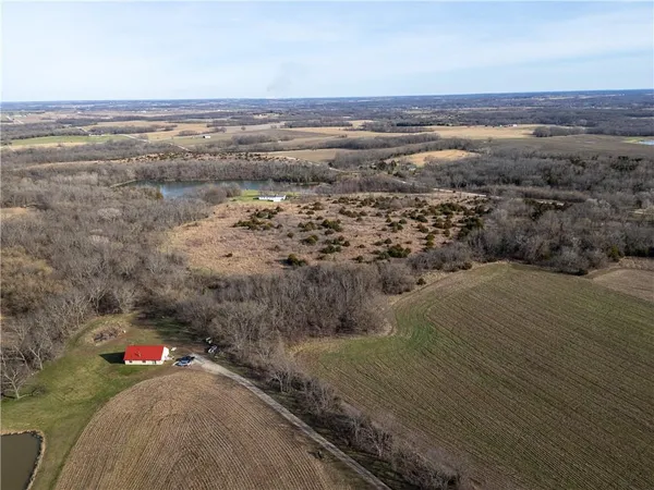 $490,000 | 8333 Southeast Tobin Valley Drive, Cowgill, MO 64637