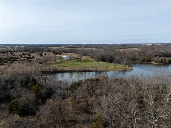 $490,000 | 8333 Southeast Tobin Valley Drive, Cowgill, MO 64637