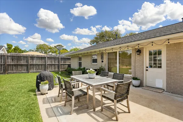 $420,000 | 10328 Brinwood Drive, Houston, TX 77043