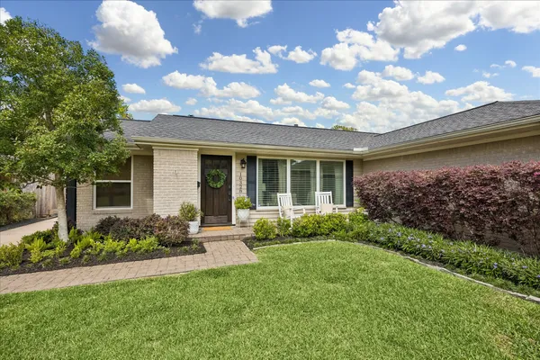 $420,000 | 10328 Brinwood Drive, Houston, TX 77043