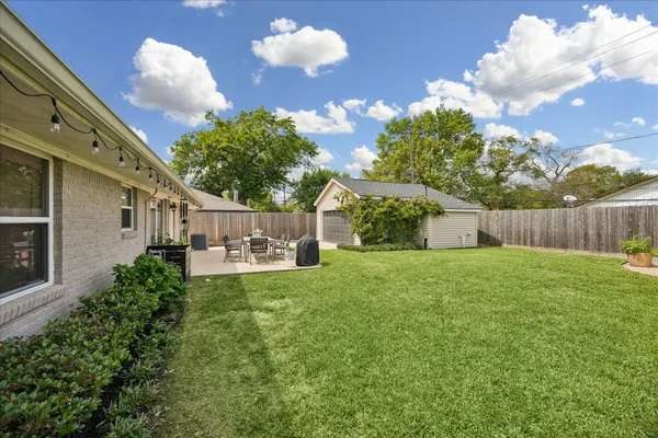 $420,000 | 10328 Brinwood Drive, Houston, TX 77043