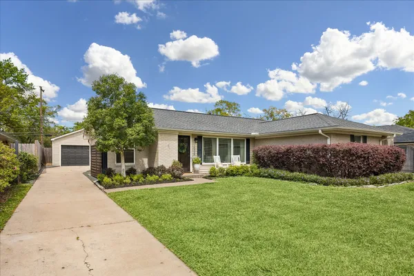 $420,000 | 10328 Brinwood Drive, Houston, TX 77043