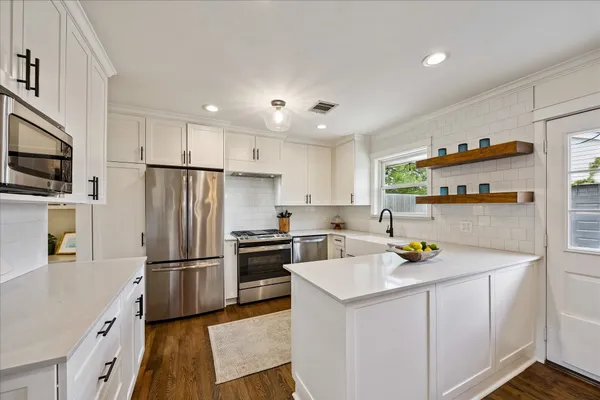 $420,000 | 10328 Brinwood Drive, Houston, TX 77043