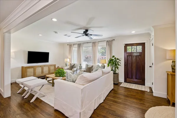 $420,000 | 10328 Brinwood Drive, Houston, TX 77043