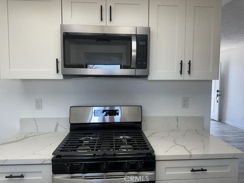 22134 Broken Lance Road Apple Valley, CA 92307 - Photo 5 of 18