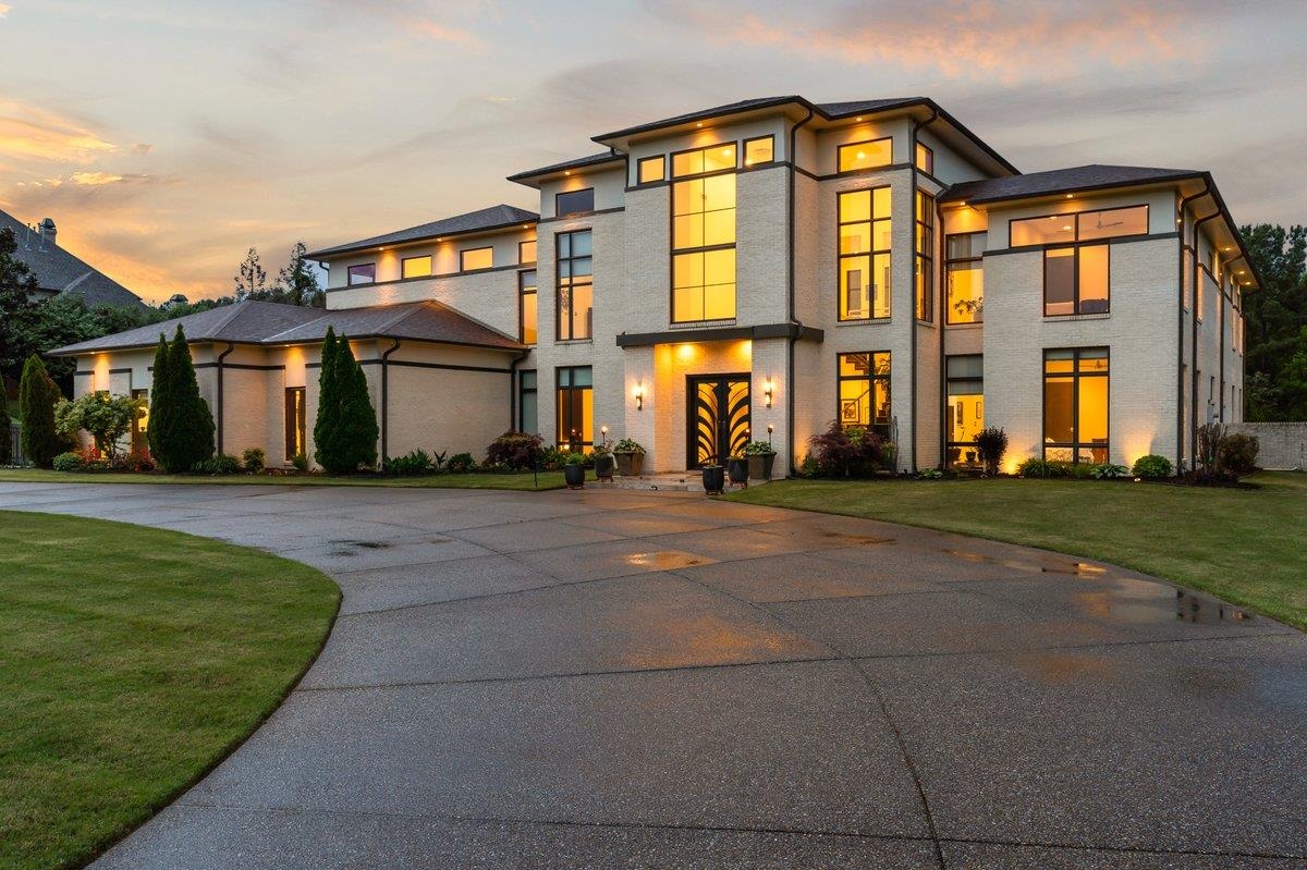 9942 Legends Drive Collierville, TN 38139 - Photo 2 of 40