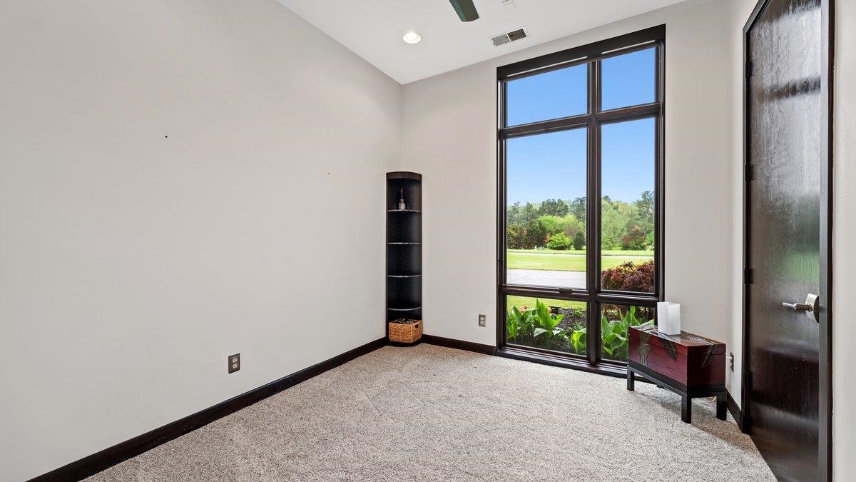 9942 Legends Drive Collierville, TN 38139 - Photo 28 of 40 an empty room with windows
