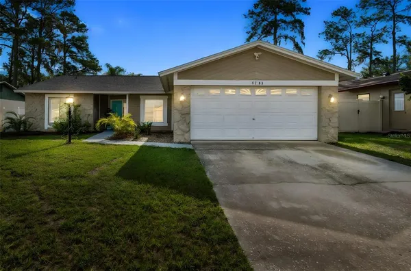$375,000 | 3708 Sand Pebble Drive, Valrico, FL 33596