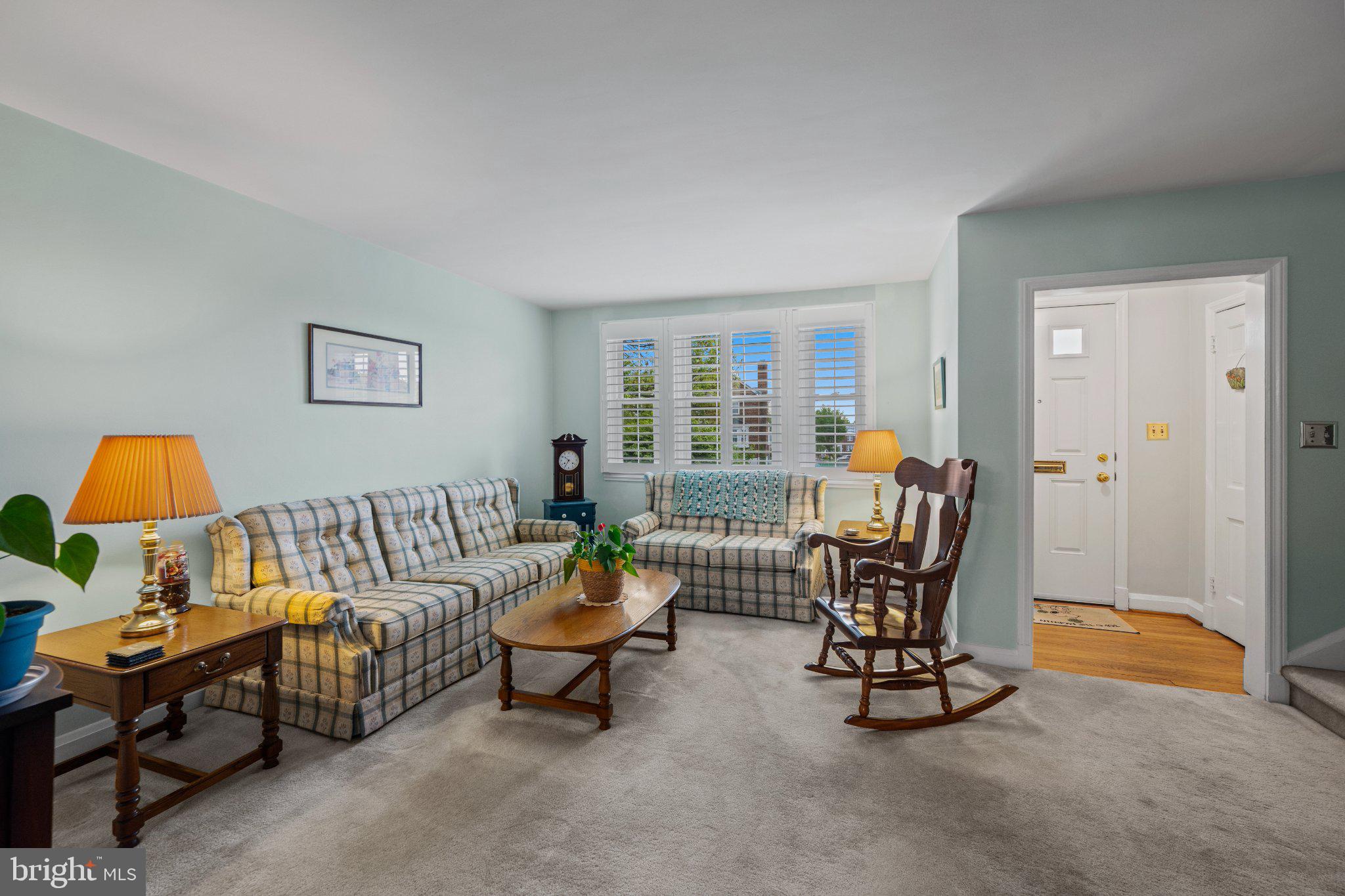 406 Greenlow Road Baltimore, MD 21228 - Photo 10 of 31 Inviting living space with natural light.