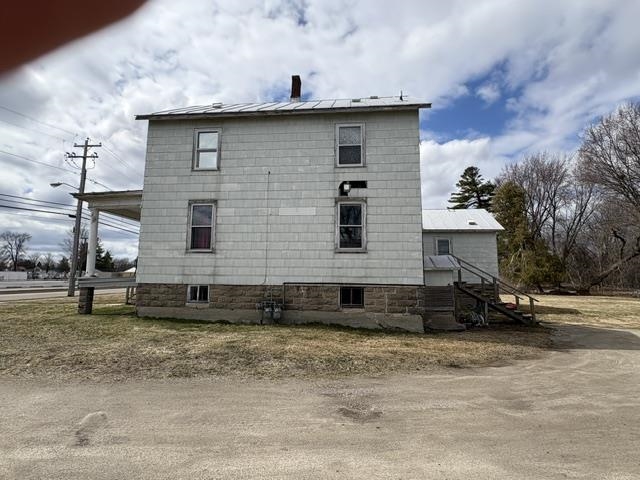 555 Pecor Street Oconto, WI 54153 - Photo 4 of 61