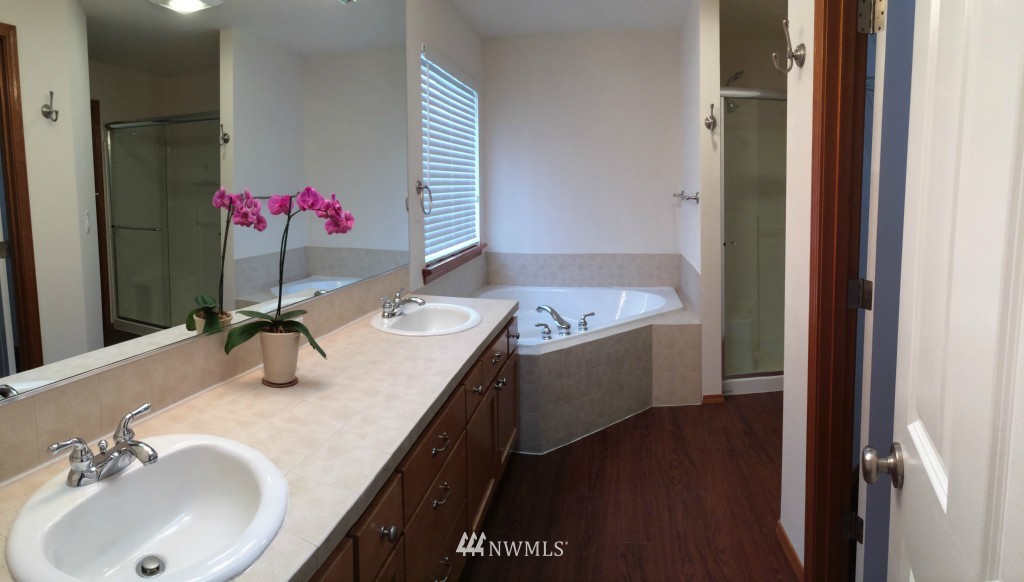 18717 3rd Avenue West Bothell, WA 98012 - Photo 15 of 25