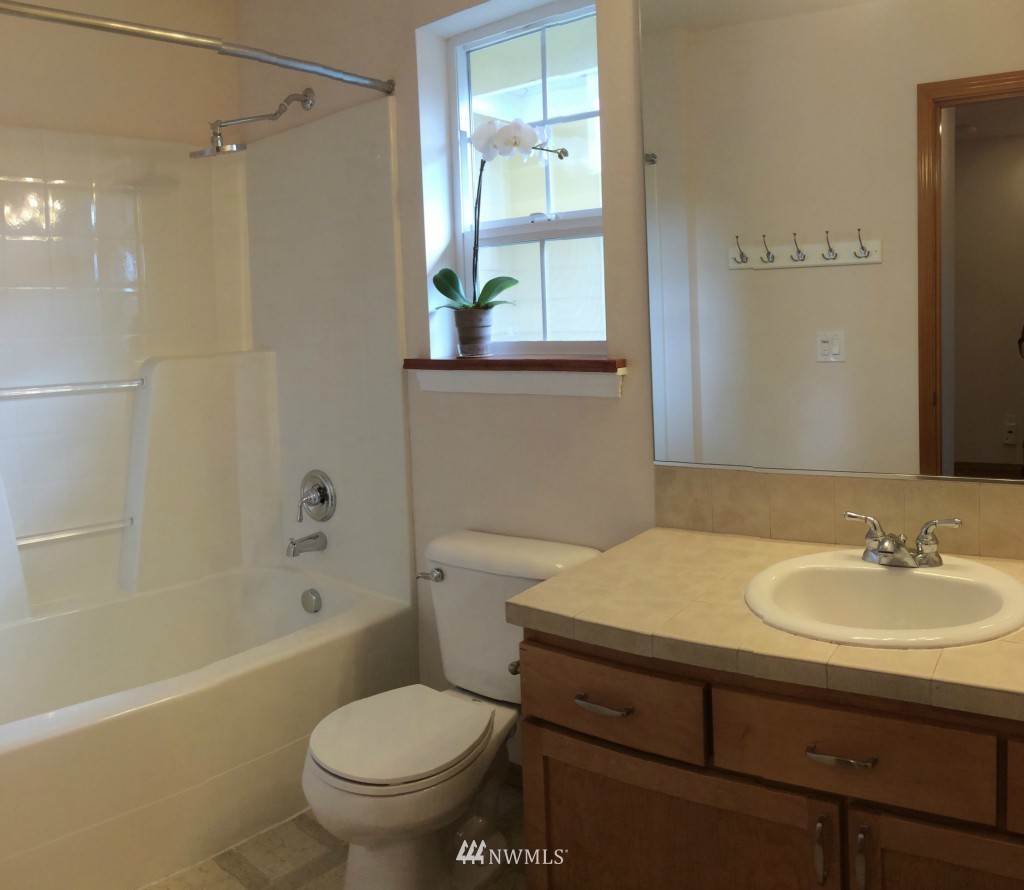 18717 3rd Avenue West Bothell, WA 98012 - Photo 17 of 25