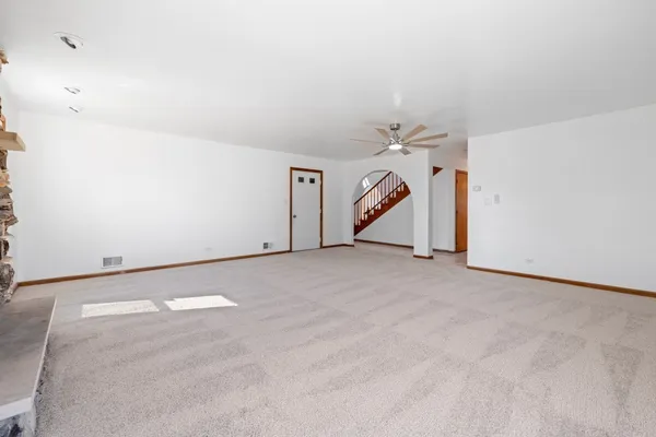 $799,999 | 725 Eighth Avenue, Addison, IL 60101