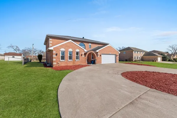 $799,999 | 725 Eighth Avenue, Addison, IL 60101