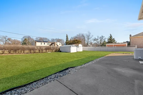 $799,999 | 725 Eighth Avenue, Addison, IL 60101