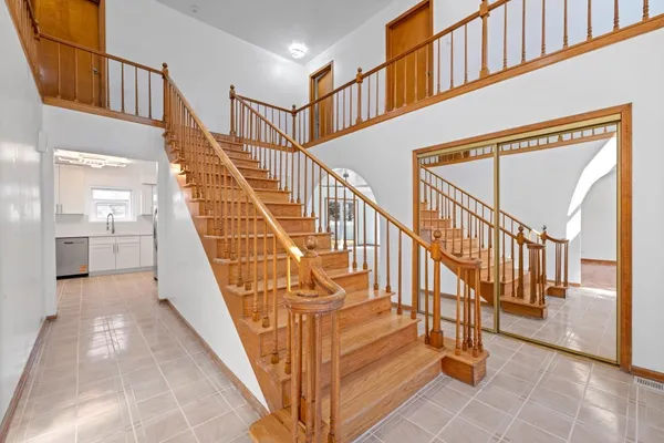 $799,999 | 725 Eighth Avenue, Addison, IL 60101