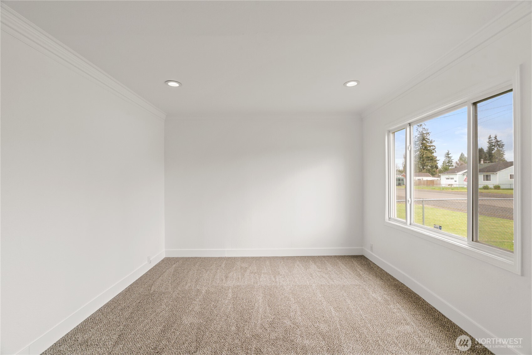 608 West Scott Street Aberdeen, WA 98520 - Photo 4 of 32