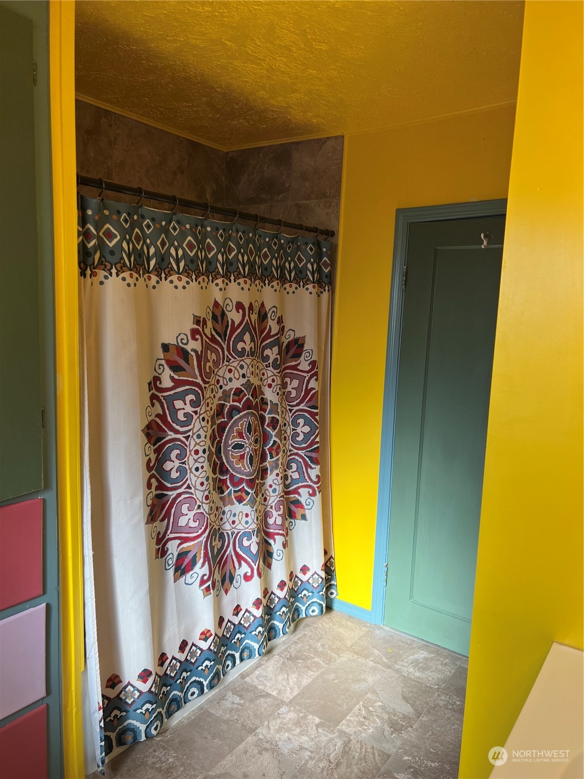 409 East Alder Avenue Ritzville, WA 99169 - Photo 11 of 20 view of a room with painted walls