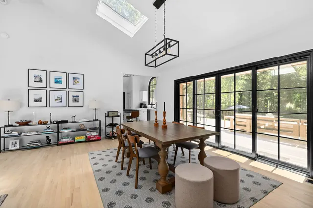 a view of a livingroom and dining room