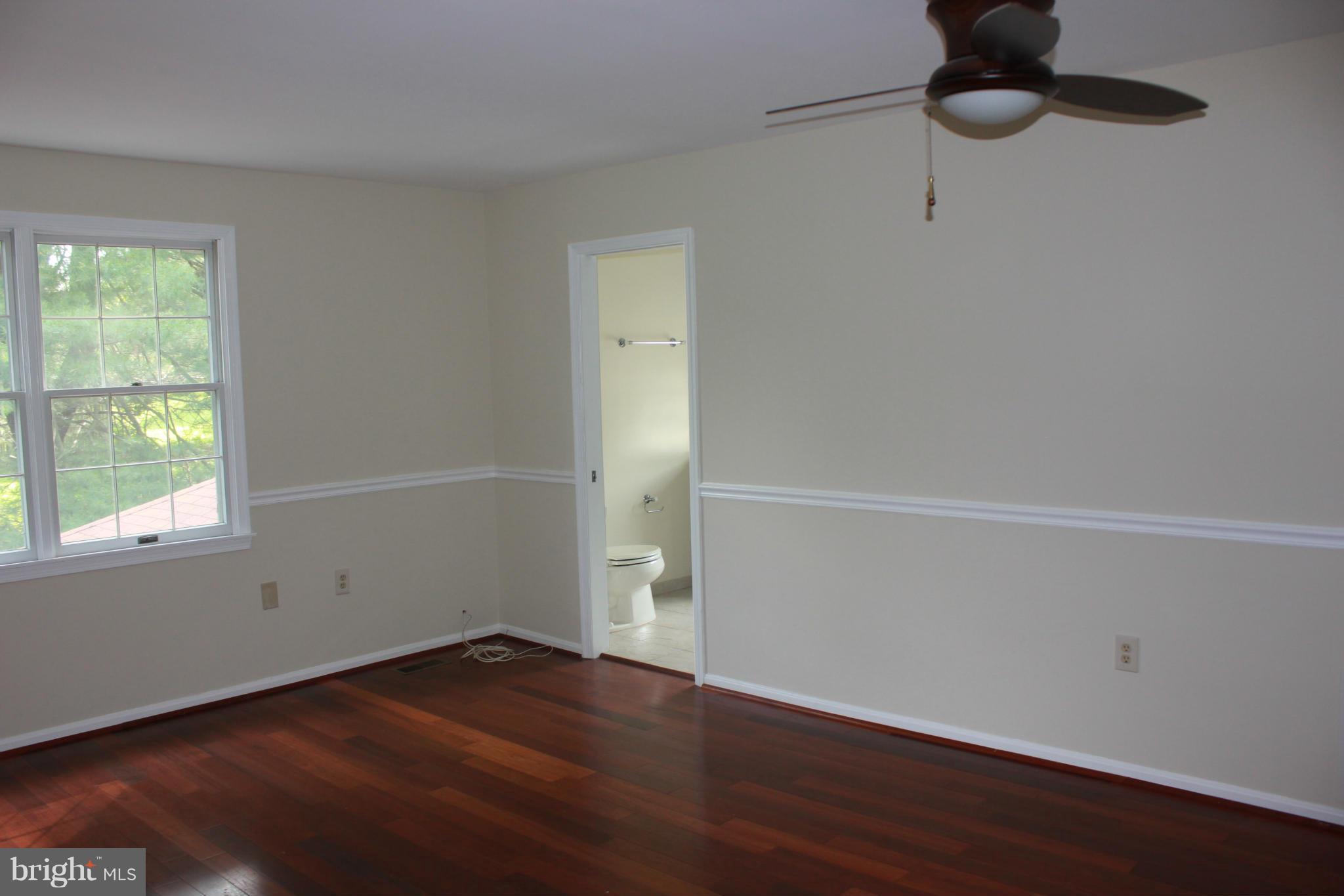 824 Balboa Drive Silver Spring, MD 20905 - Photo 19 of 29 Bath (Master)