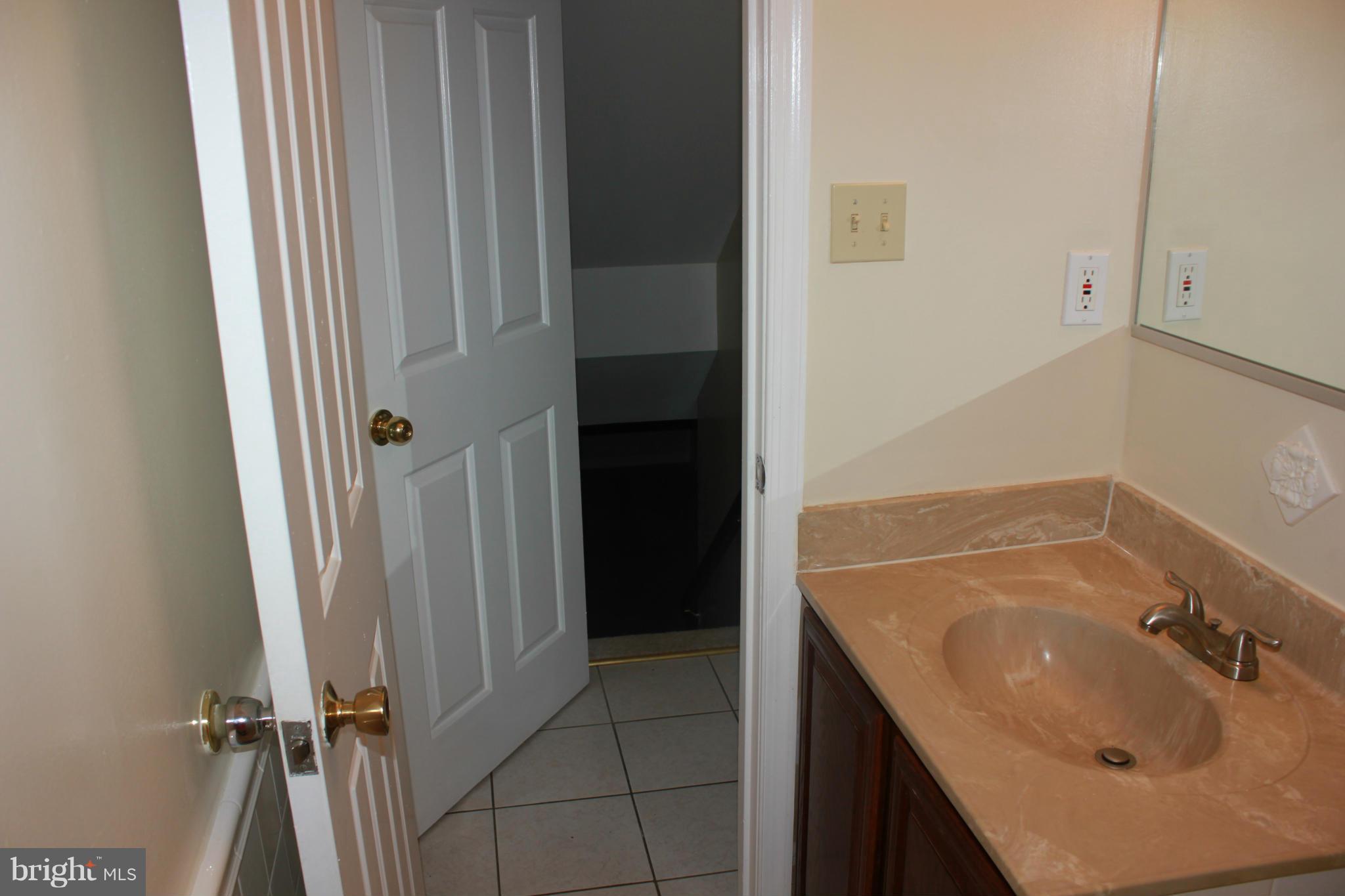 824 Balboa Drive Silver Spring, MD 20905 - Photo 26 of 29 Bath