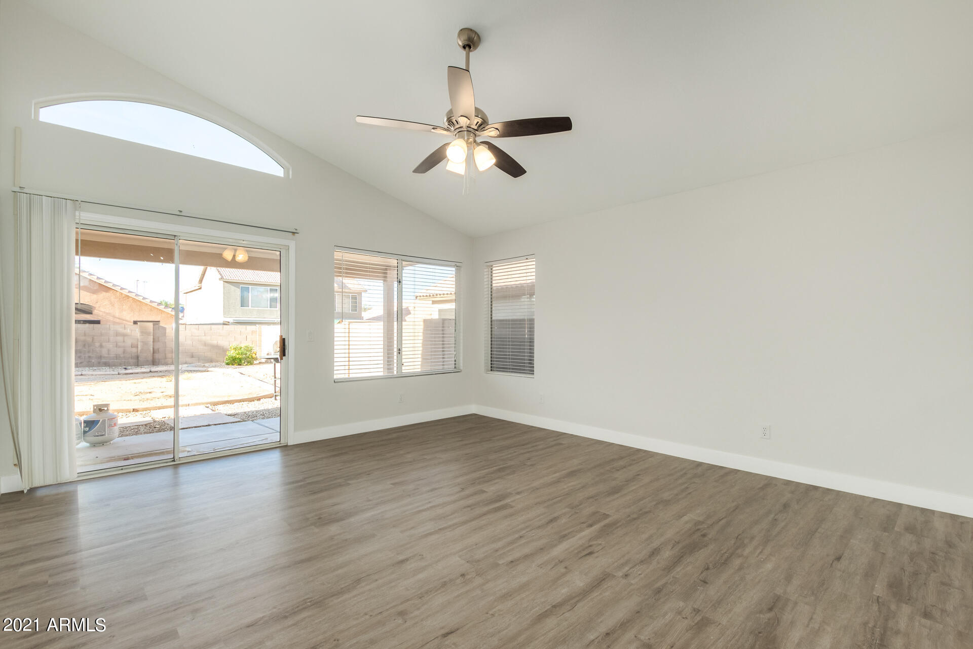 2220 East Escuda Road Phoenix, AZ 85024 - Photo 6 of 25 0006-Escuda 6