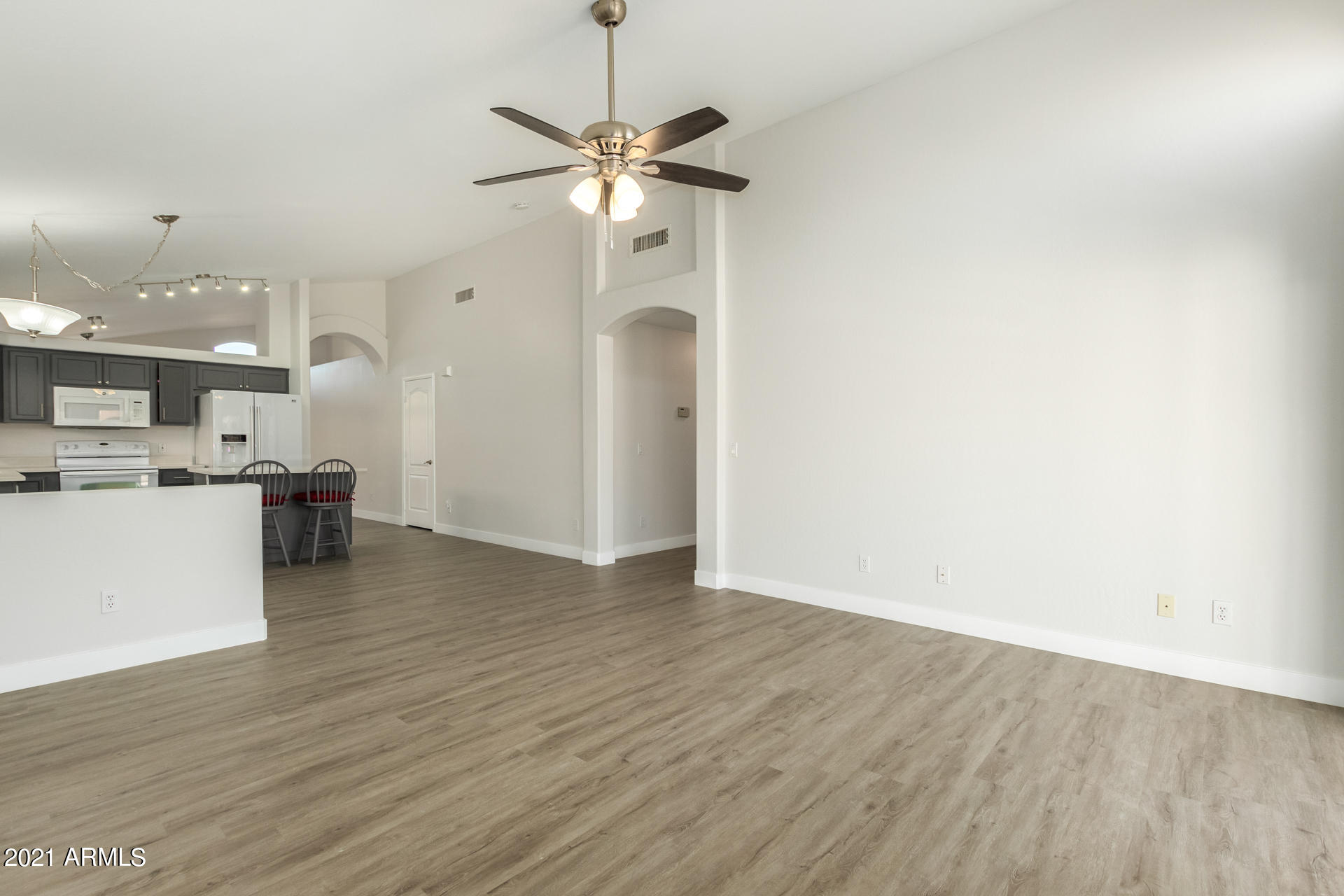 2220 East Escuda Road Phoenix, AZ 85024 - Photo 7 of 25 0007-Escuda 7