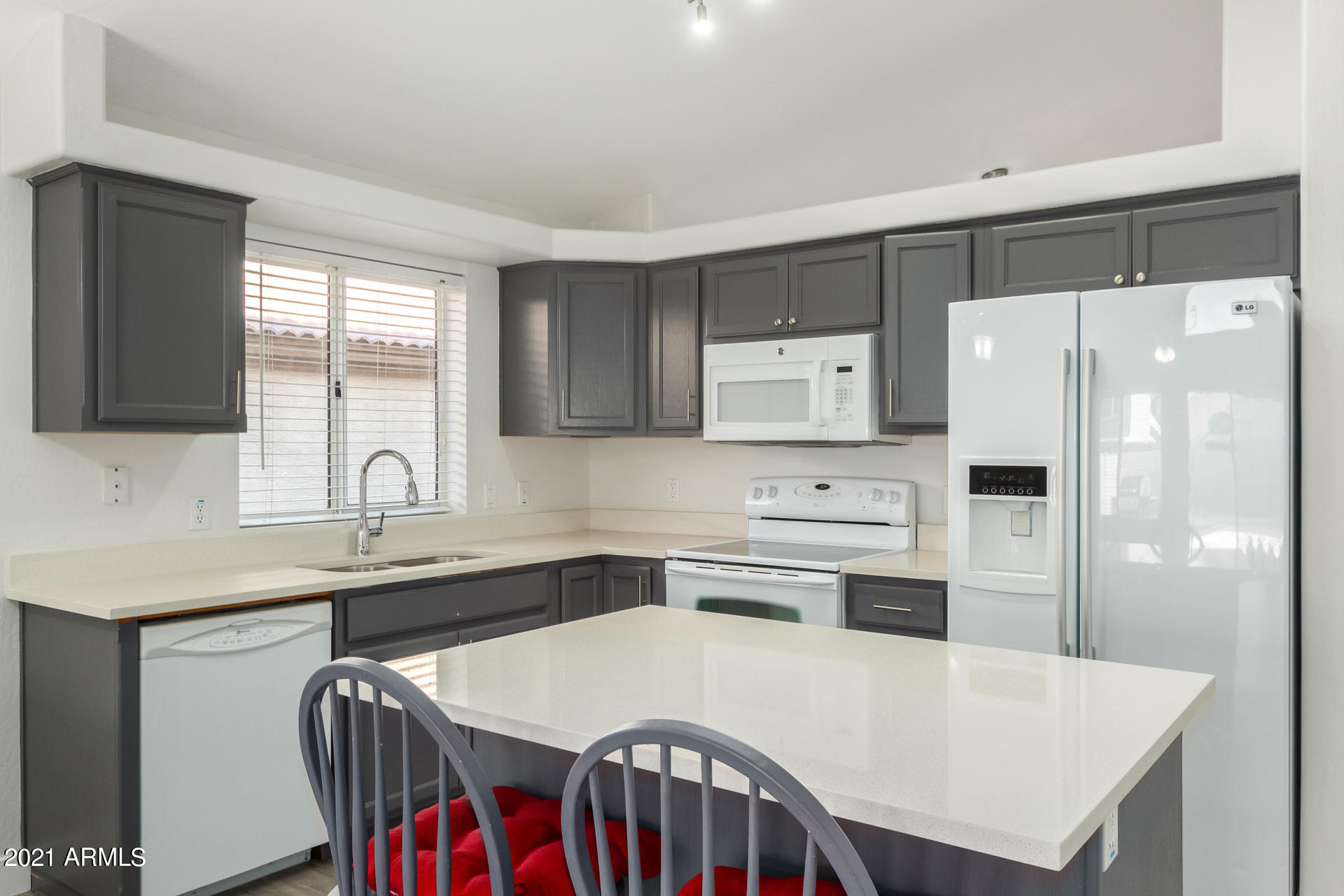 2220 East Escuda Road Phoenix, AZ 85024 - Photo 9 of 25 0009-Escuda 9