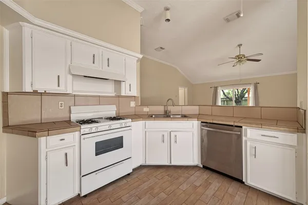 $1,850 | 20039 South Navaho Trail, Katy, TX 77449