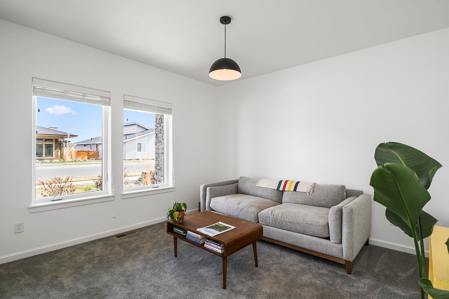 723 Northwest Rimrock Drive Redmond, OR 97756 - Photo 6 of 35 This bedroom is being used as a den