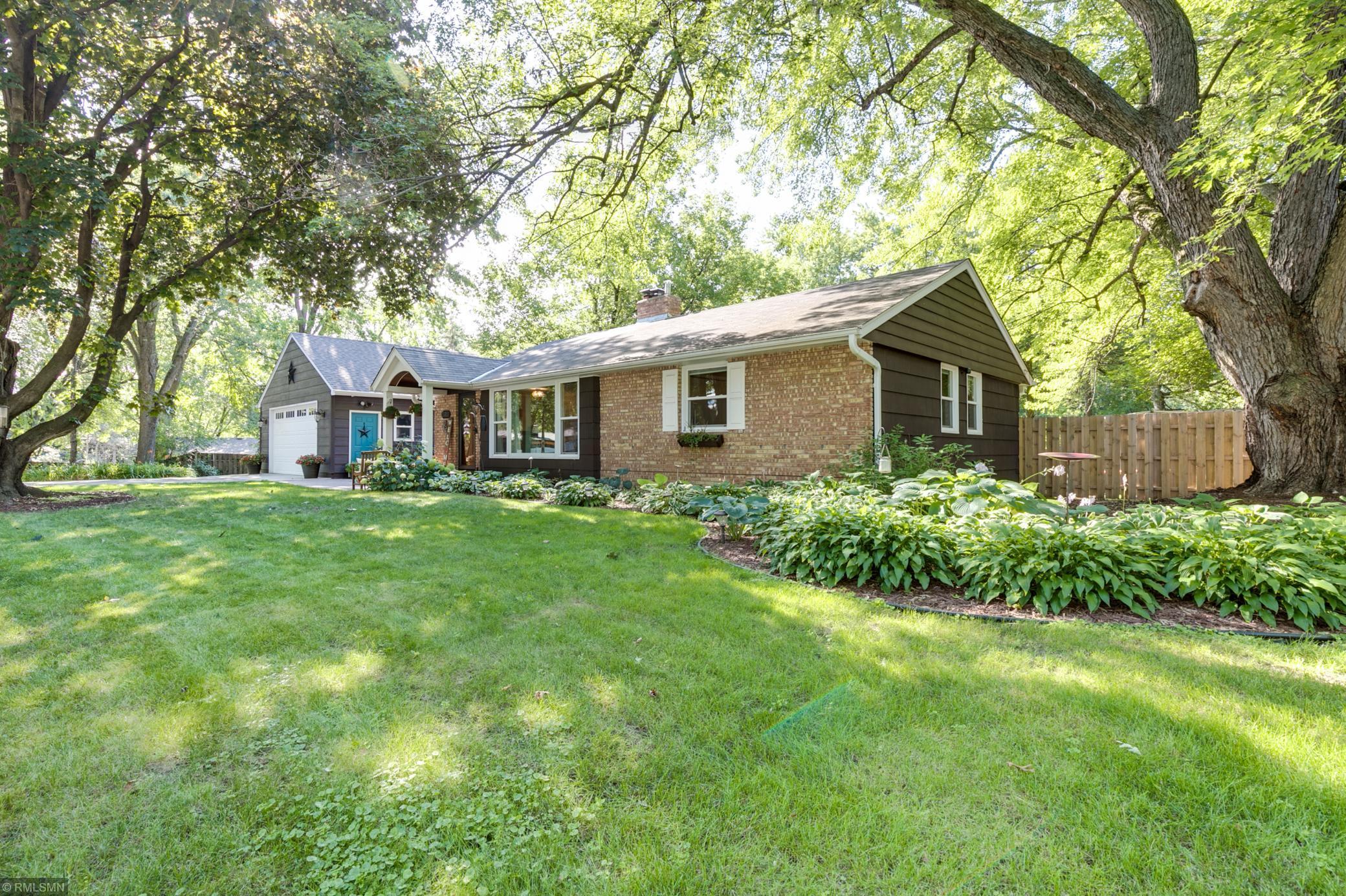 15815 Hill Road Wayzata, MN 55391 - Photo 3 of 29 Gallery Image 3