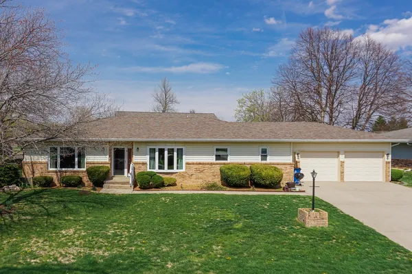 $225,000 | 1 Millard Court, Minier, IL 61759