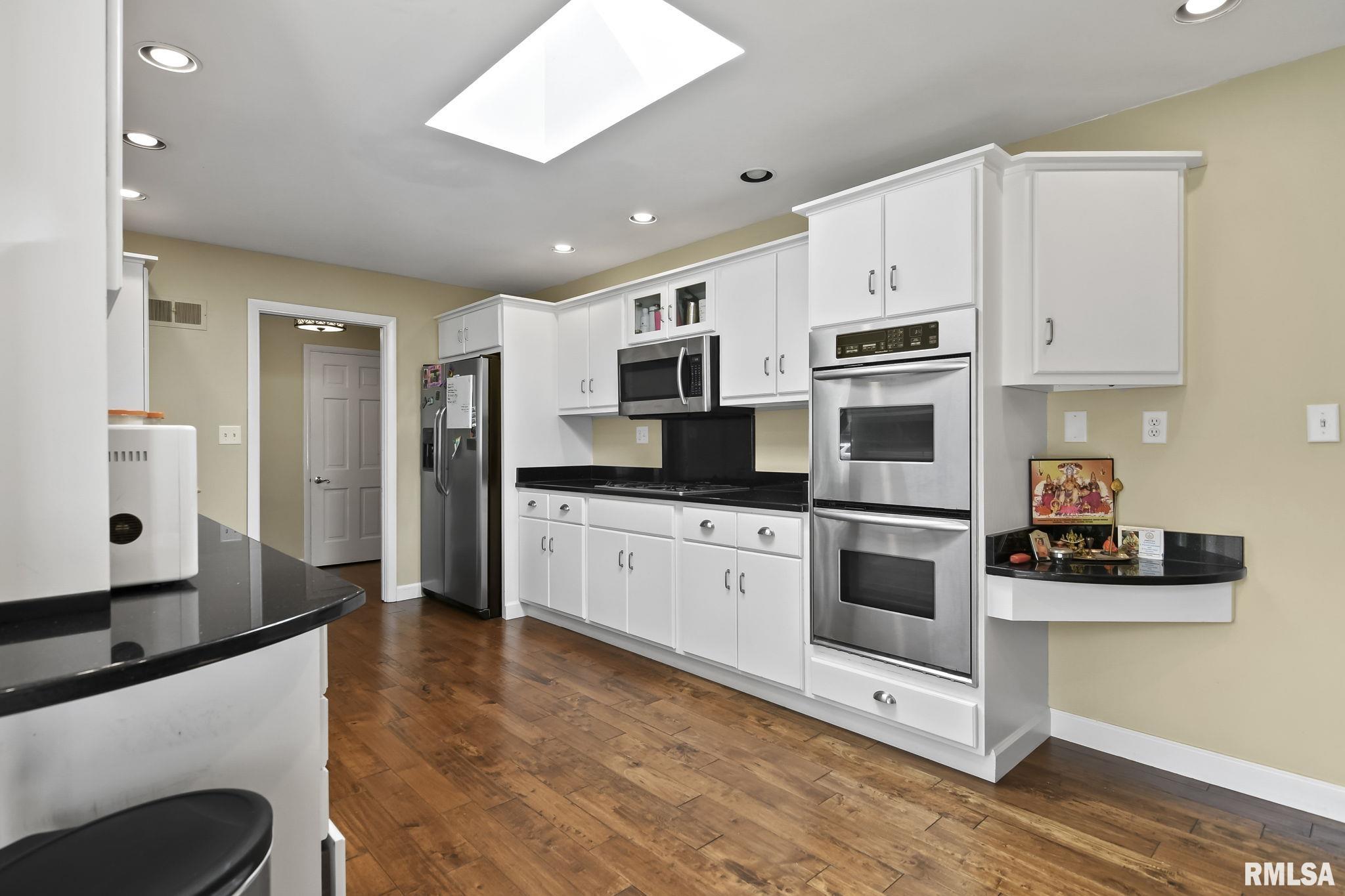 2125 Lindsay Road Springfield, IL 62704 - Photo 8 of 36
