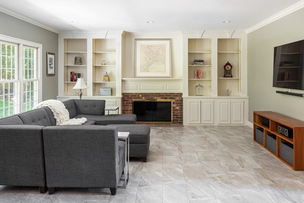 7 Hearthstone Road Hopkinton, MA 01748 - Photo 8 of 40 Gallery Image 8