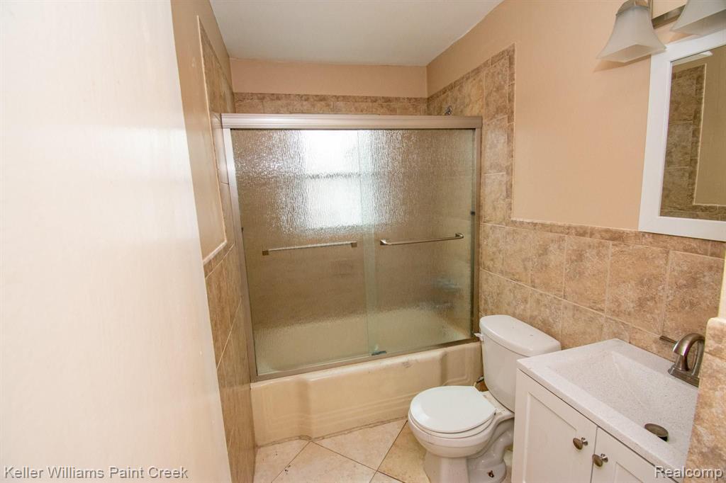 25665 Hayes Road Warren, MI 48089 - Photo 14 of 23