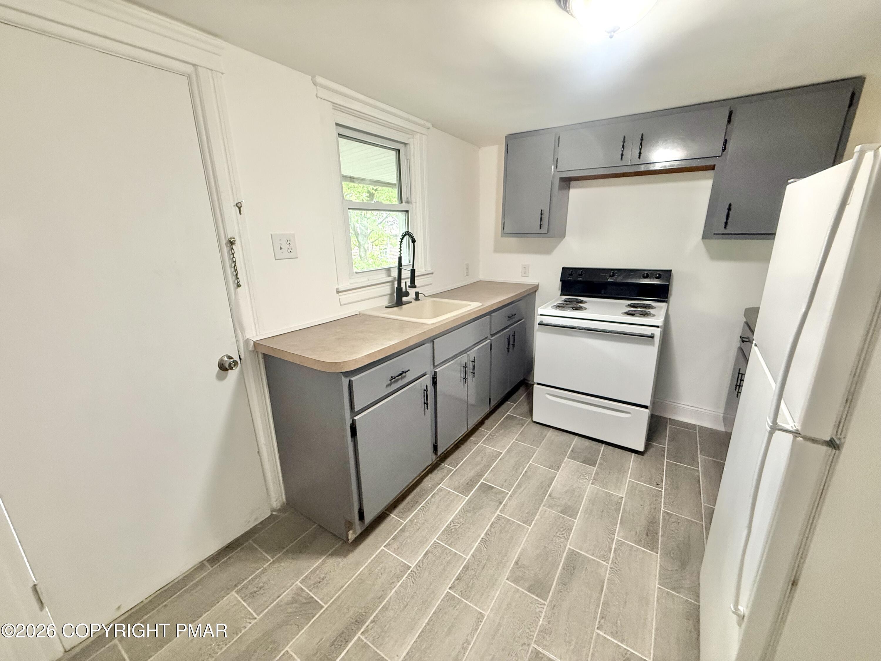 309-311 East Ridge Street Lansford, PA 18232 - Photo 38 of 47 IMG_4632