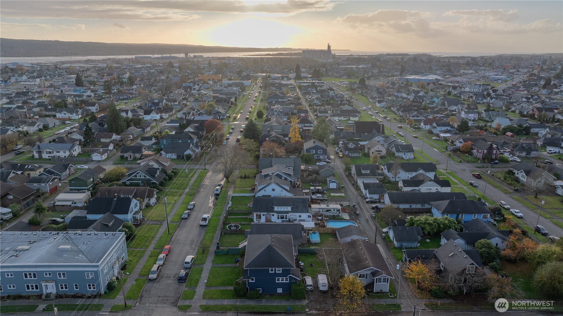 300 West 3rd Street Aberdeen, WA 98520 - Photo 5 of 28 an aerial view of multiple house