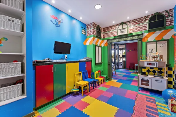 $4,700 | 175 Huguenot Street, Unit 1702, New Rochelle, NY 10801