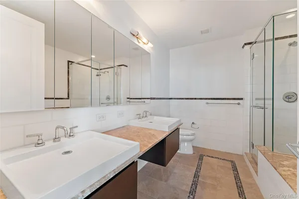 $4,700 | 175 Huguenot Street, Unit 1702, New Rochelle, NY 10801