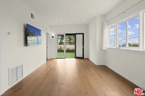 $3,695,000 | 1052 North Kenter Avenue, Los Angeles, CA 90049