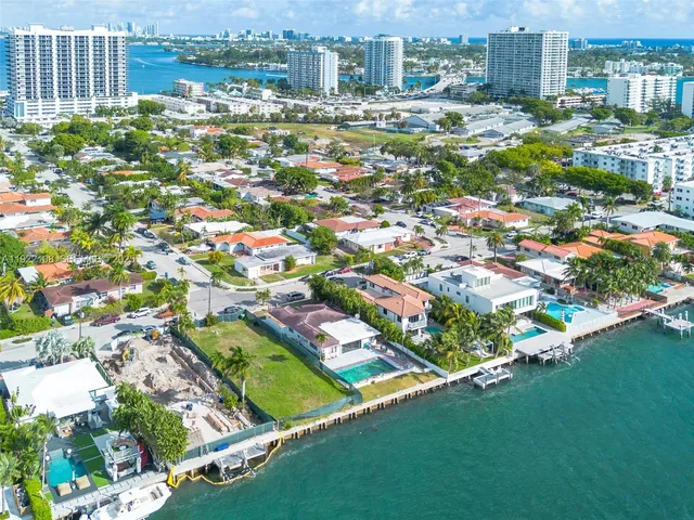 $5,995,000 | 1680 South Treasure Drive, North Bay Village, FL 33141