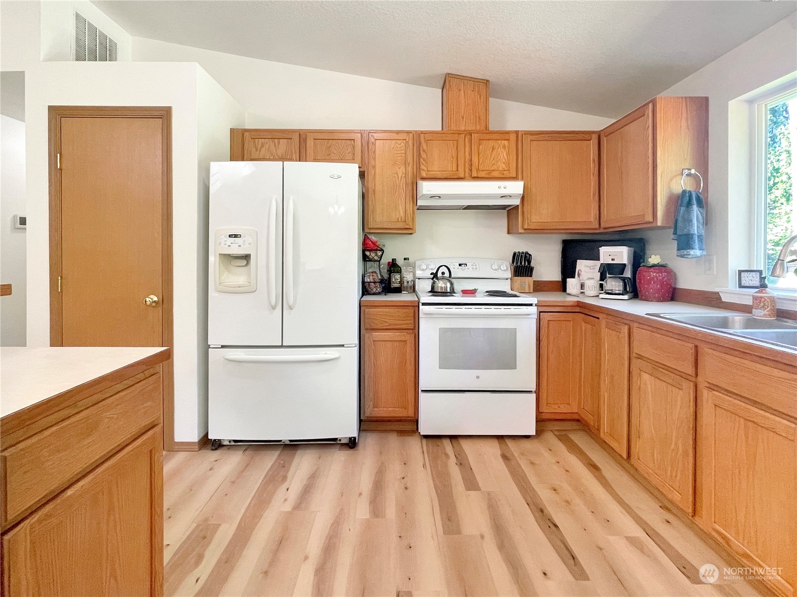 636 Studebaker Road Castle Rock, WA 98611 - Photo 9 of 39 Gallery Image 9
