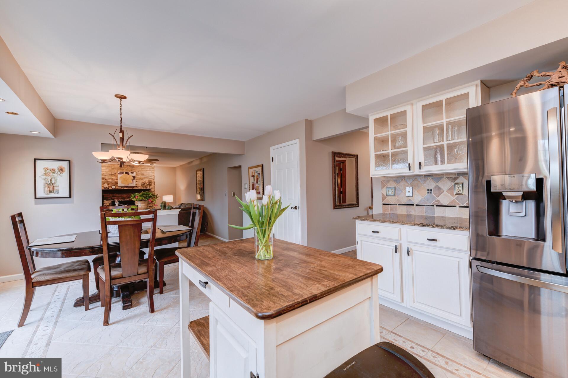 237 Holly Drive Chalfont, PA 18914 - Photo 11 of 38 Kitchen