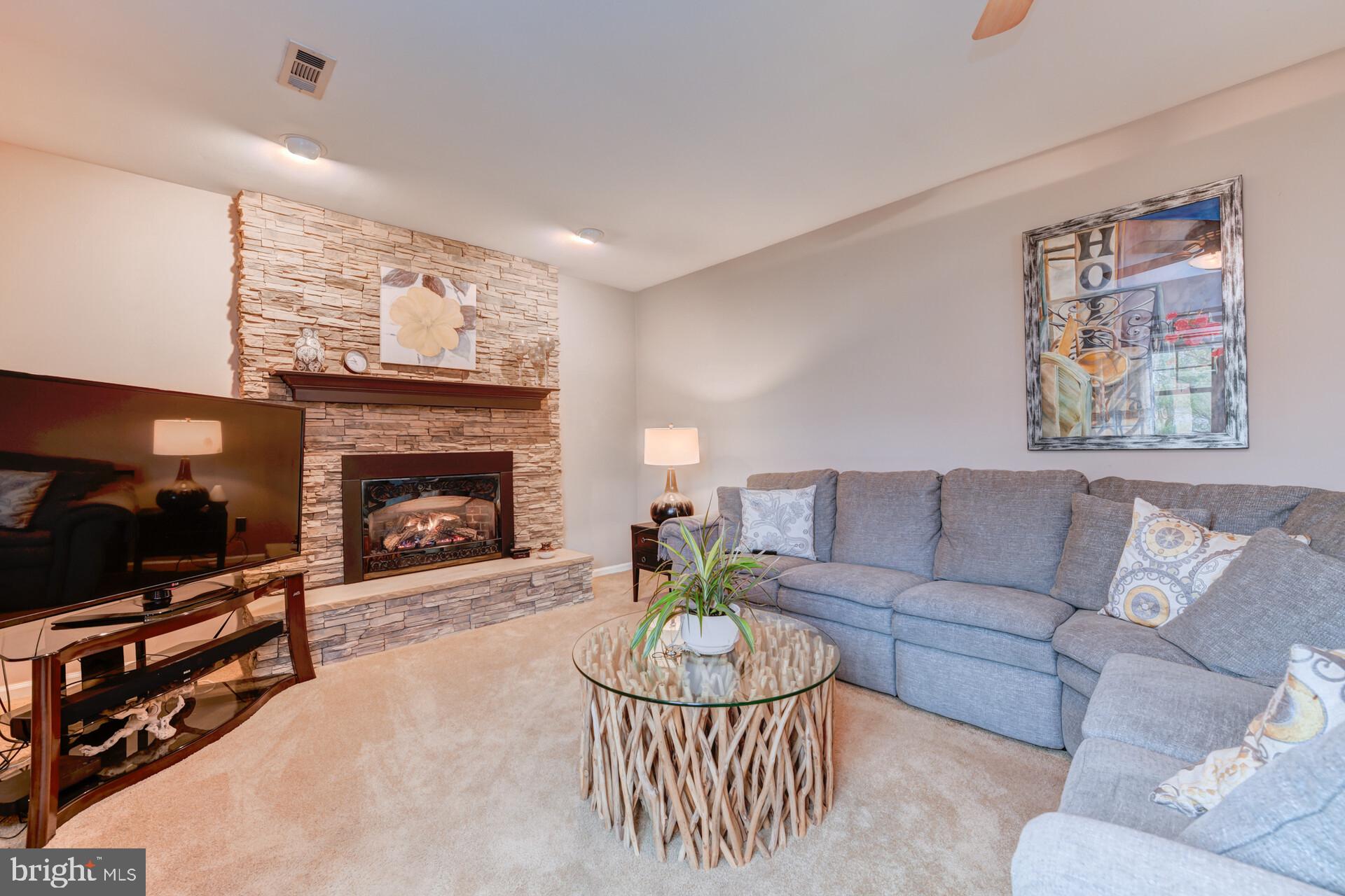 237 Holly Drive Chalfont, PA 18914 - Photo 17 of 38 Family Room